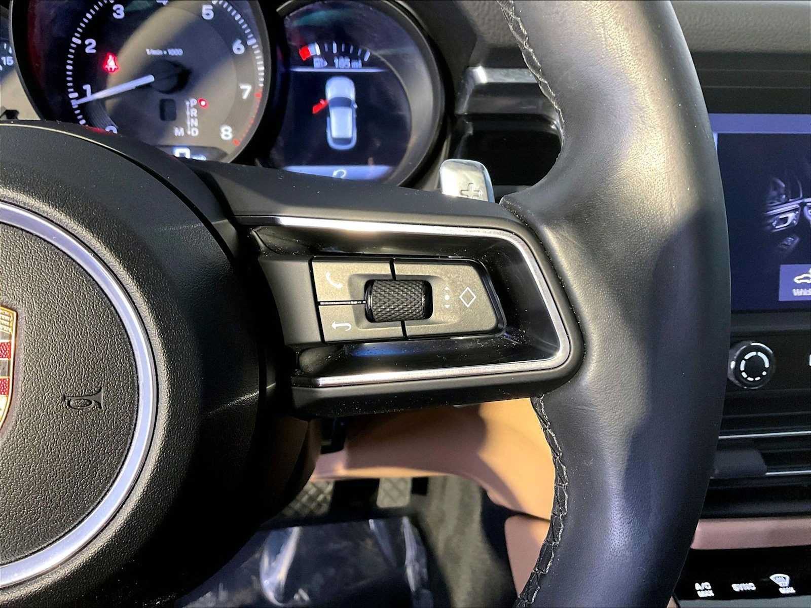 Certified 2023 Porsche Macan AWD/4WD image 28