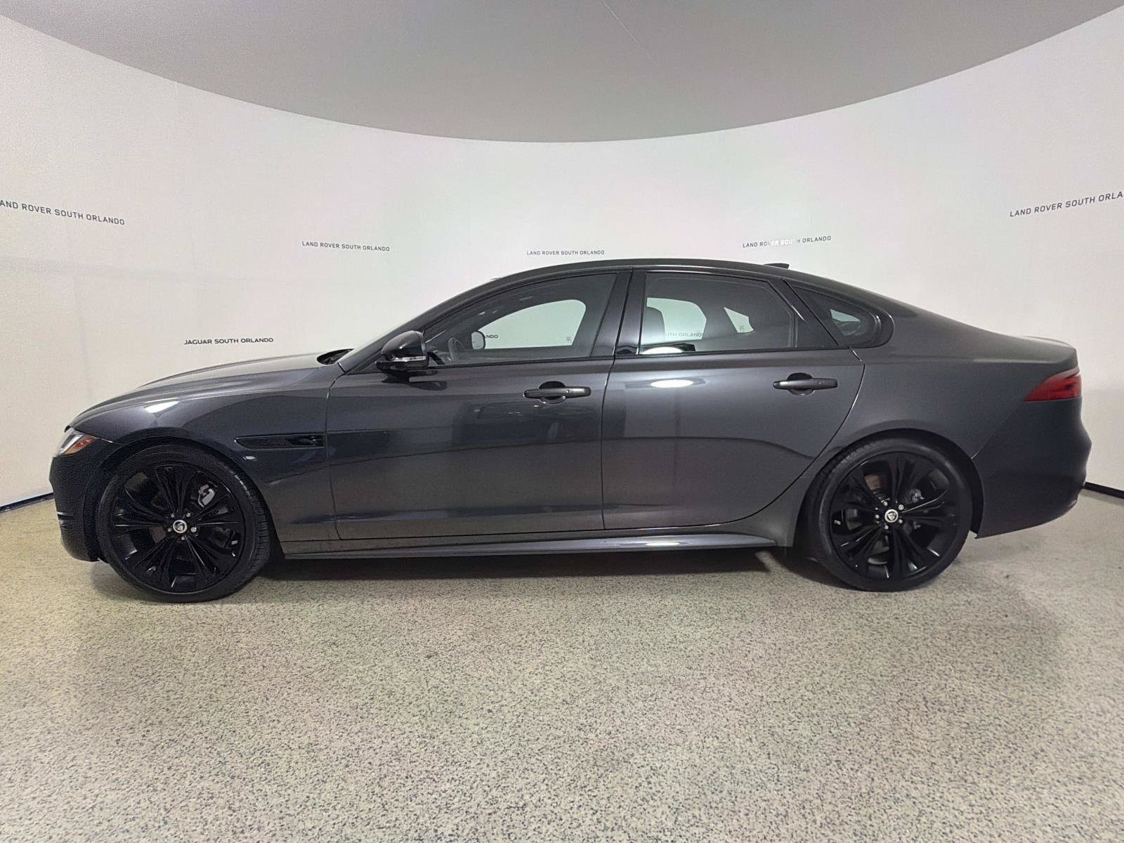 Used 2024 Jaguar XF R-Dynamic SE AWD/4WD image 2