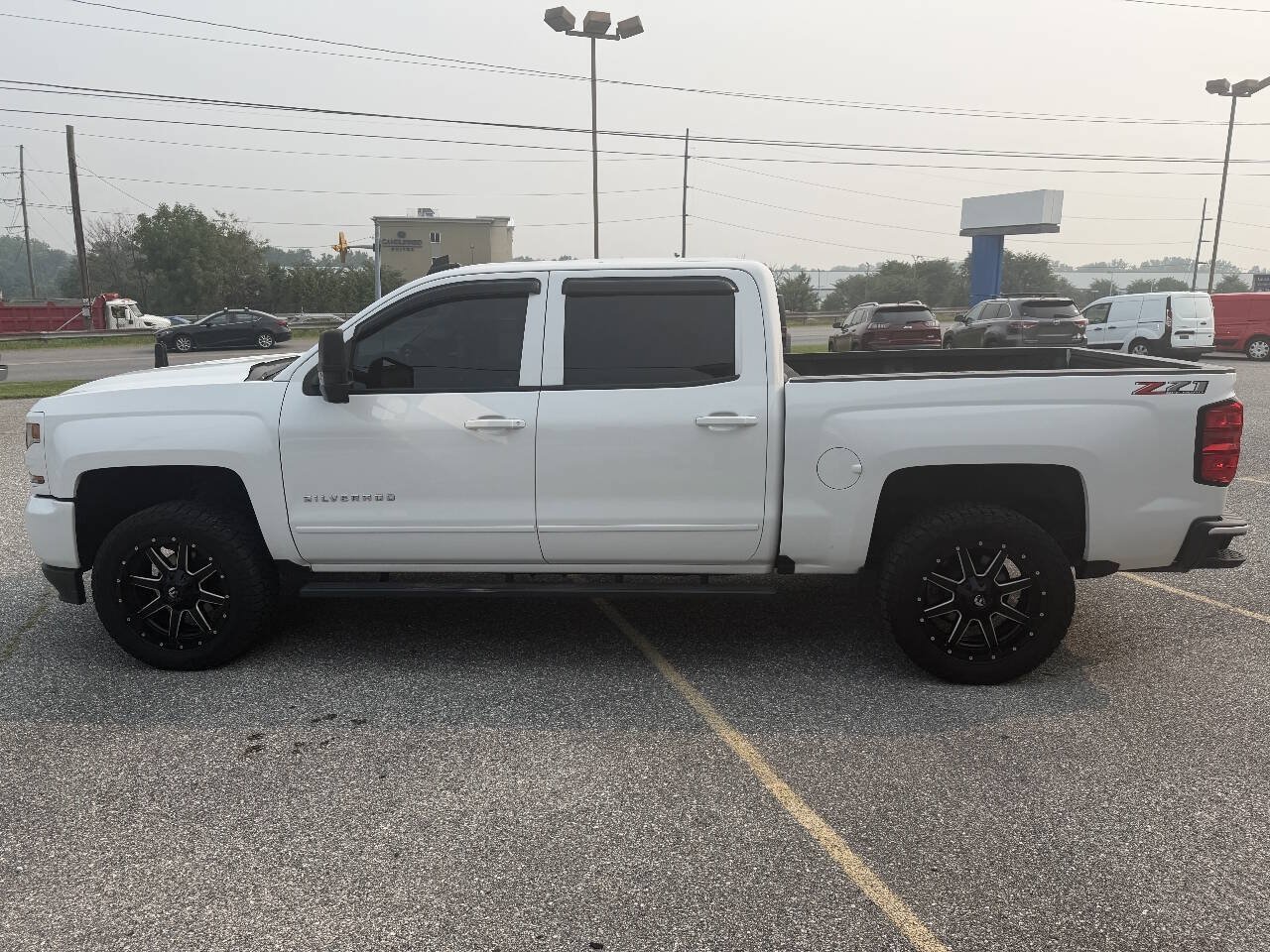 Used 2018 Chevrolet Silverado 1500 LT w/ LPO, Essentials Package AWD/4WD image 8