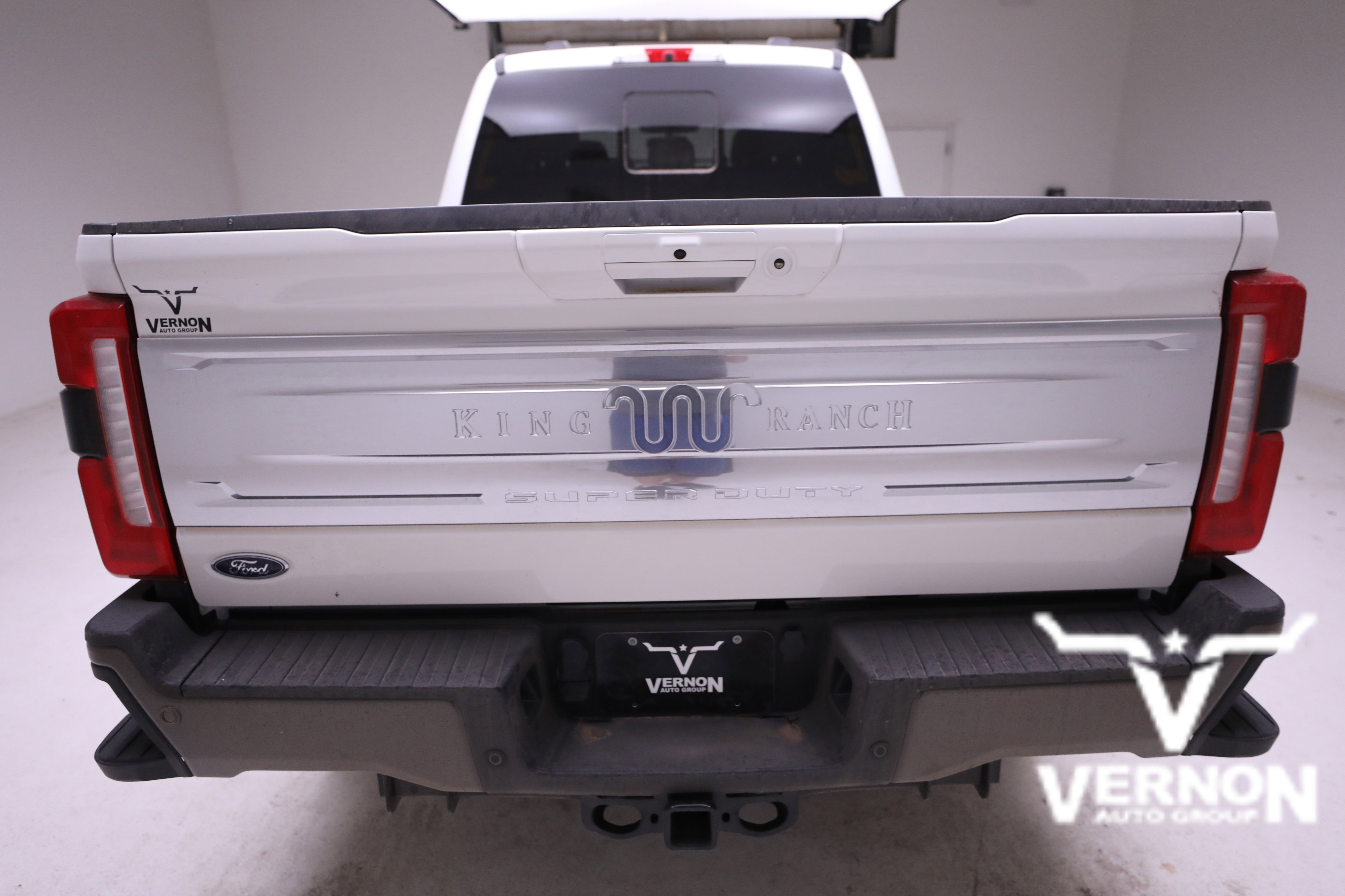 New 2026 Ford F350 King Ranch w/ FX4 Off-Road Package image 4