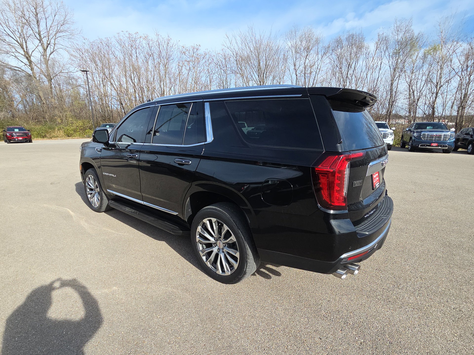 Certified 2021 GMC Yukon Denali image 6