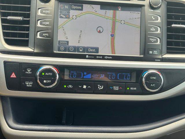 Certified 2019 Toyota Highlander XLE AWD/4WD image 32