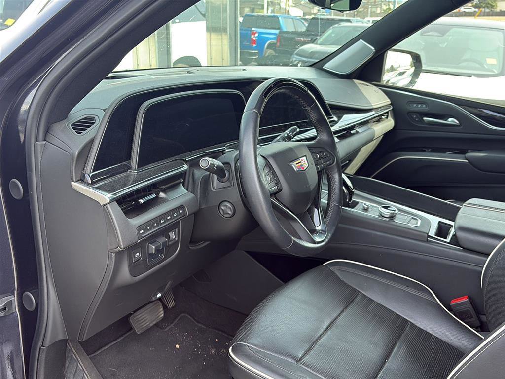 Used 2024 Cadillac Escalade Sport w/ LPO, ONYX Package image 9