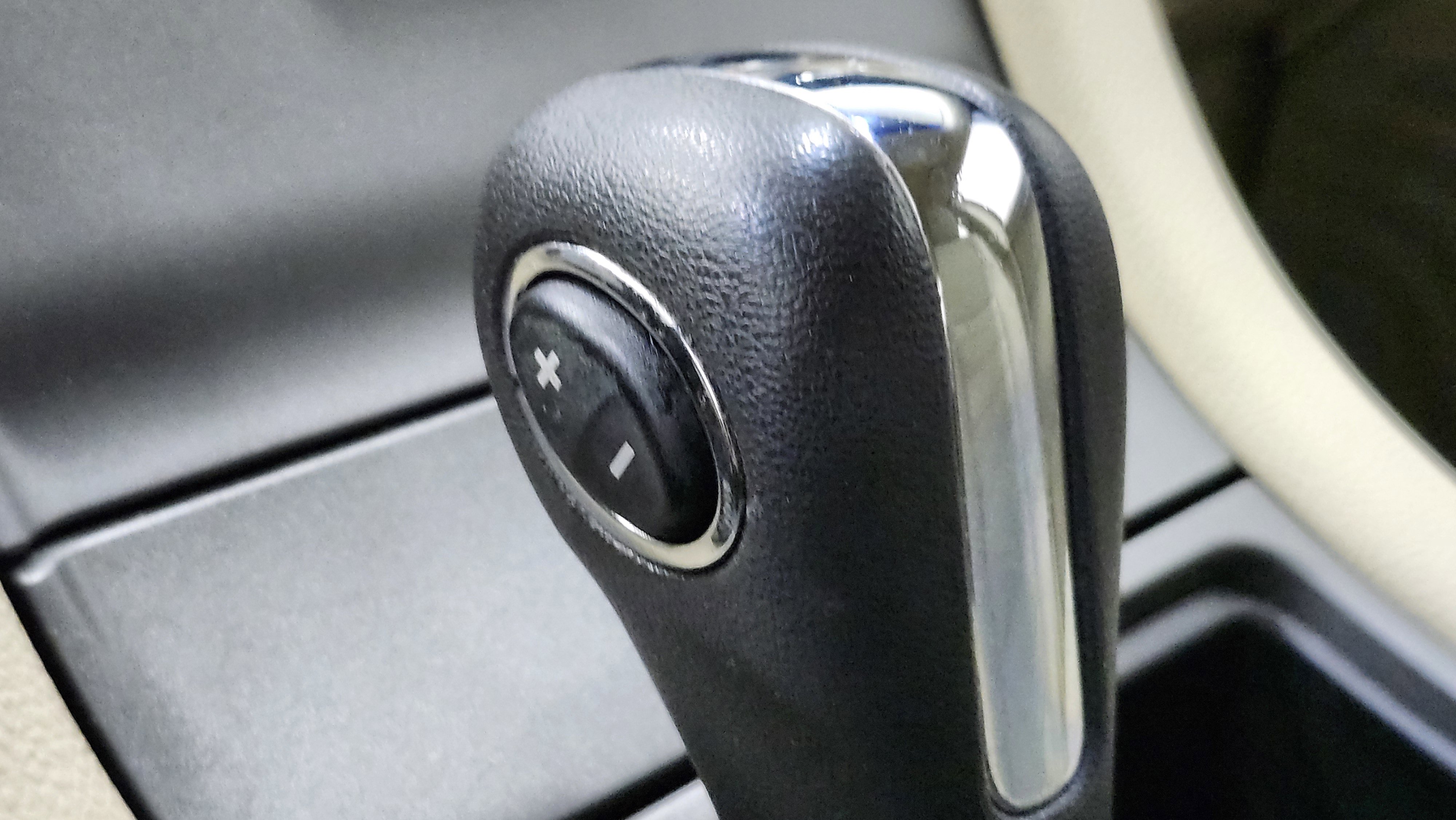 Used 2016 Ford Taurus SE image 8