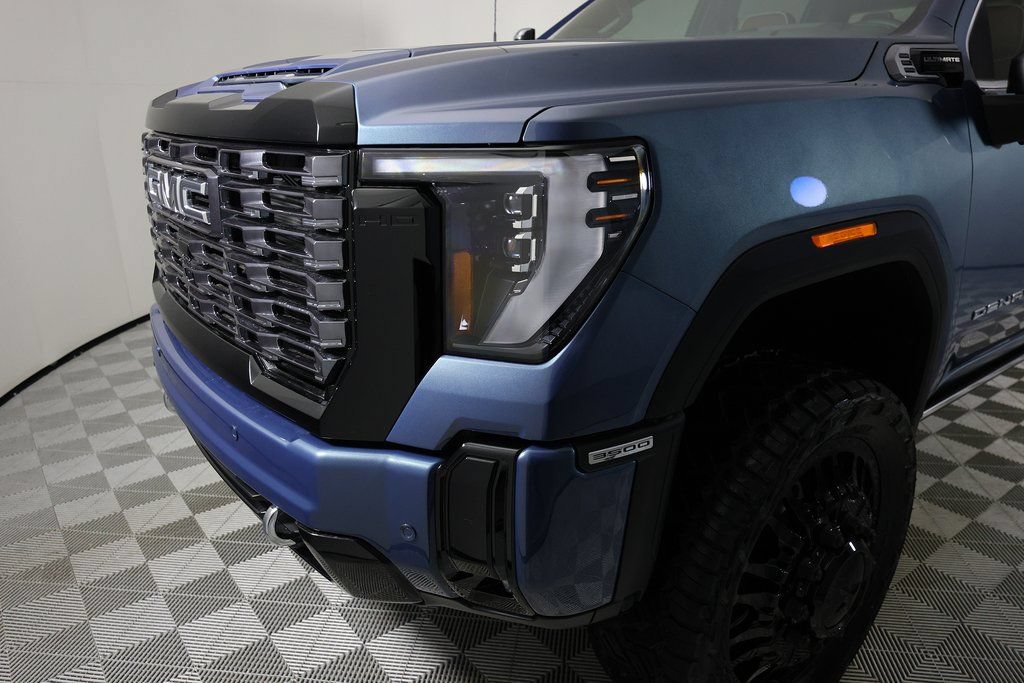 Used 2025 GMC Sierra 3500 Denali Ultimate AWD/4WD image 42