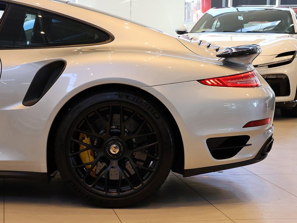 Used 2014 Porsche 911 Turbo S image 36