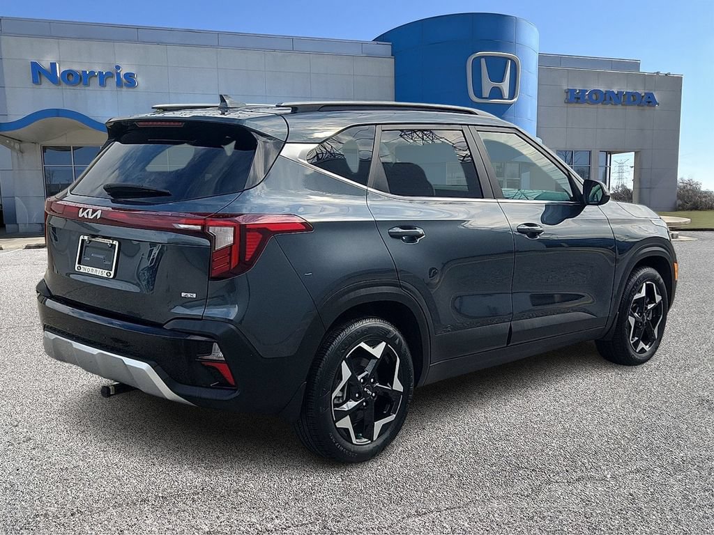 Used 2024 Kia Seltos EX AWD/4WD image 4