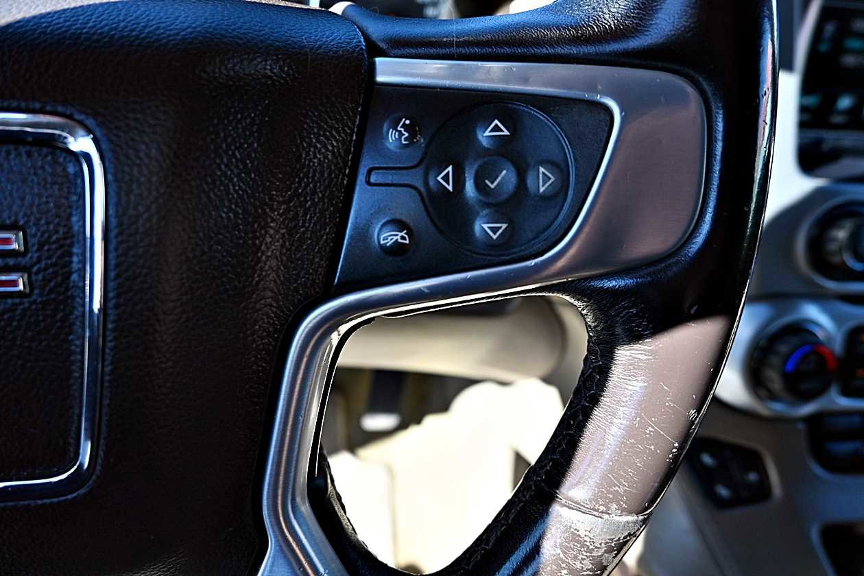 Used 2018 GMC Yukon XL SLT image 29