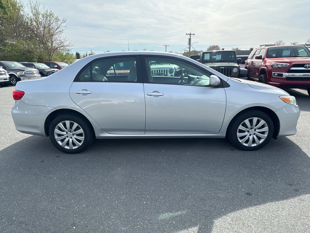 Used 2012 Toyota Corolla LE FWD image 6