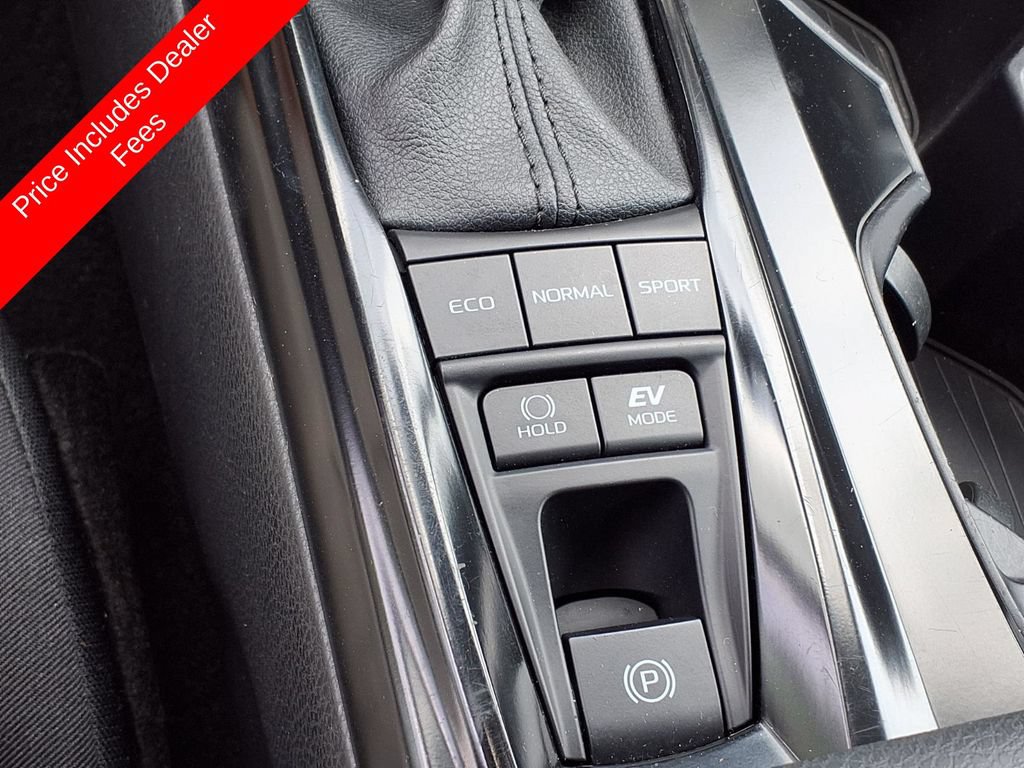 Used 2025 Toyota Camry LE FWD image 24
