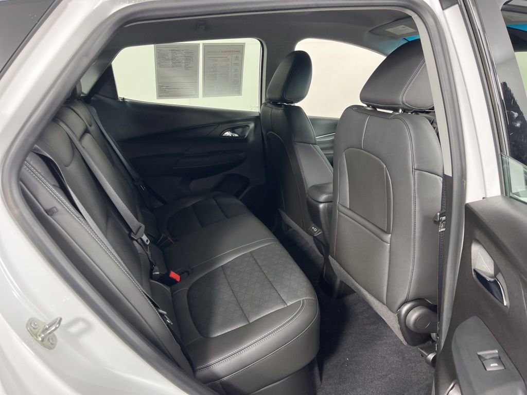 Used 2023 Chevrolet Bolt LT w/ Infotainment Package FWD image 6