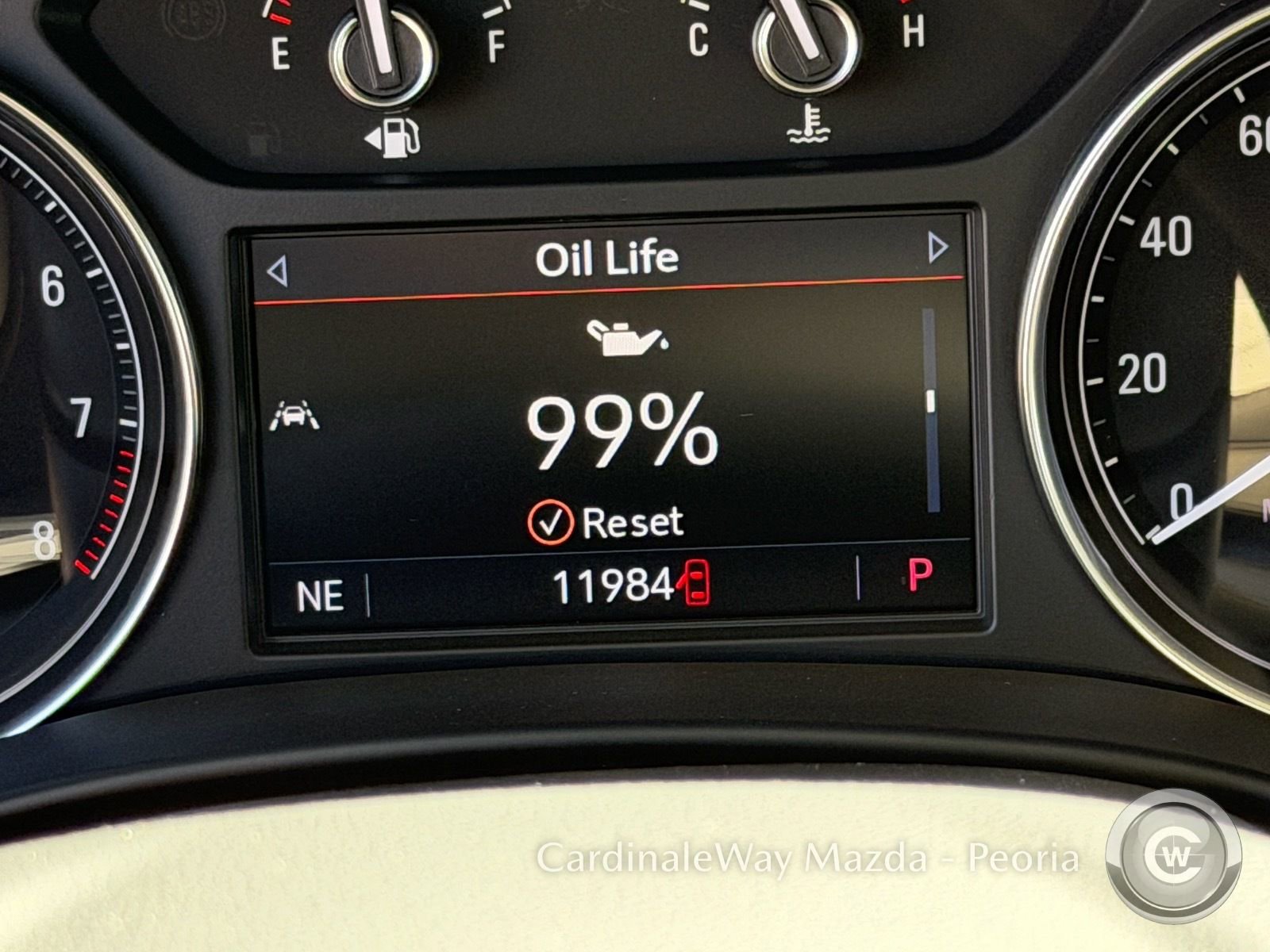Used 2024 Buick Enclave Essence w/ Technology Package FWD image 27