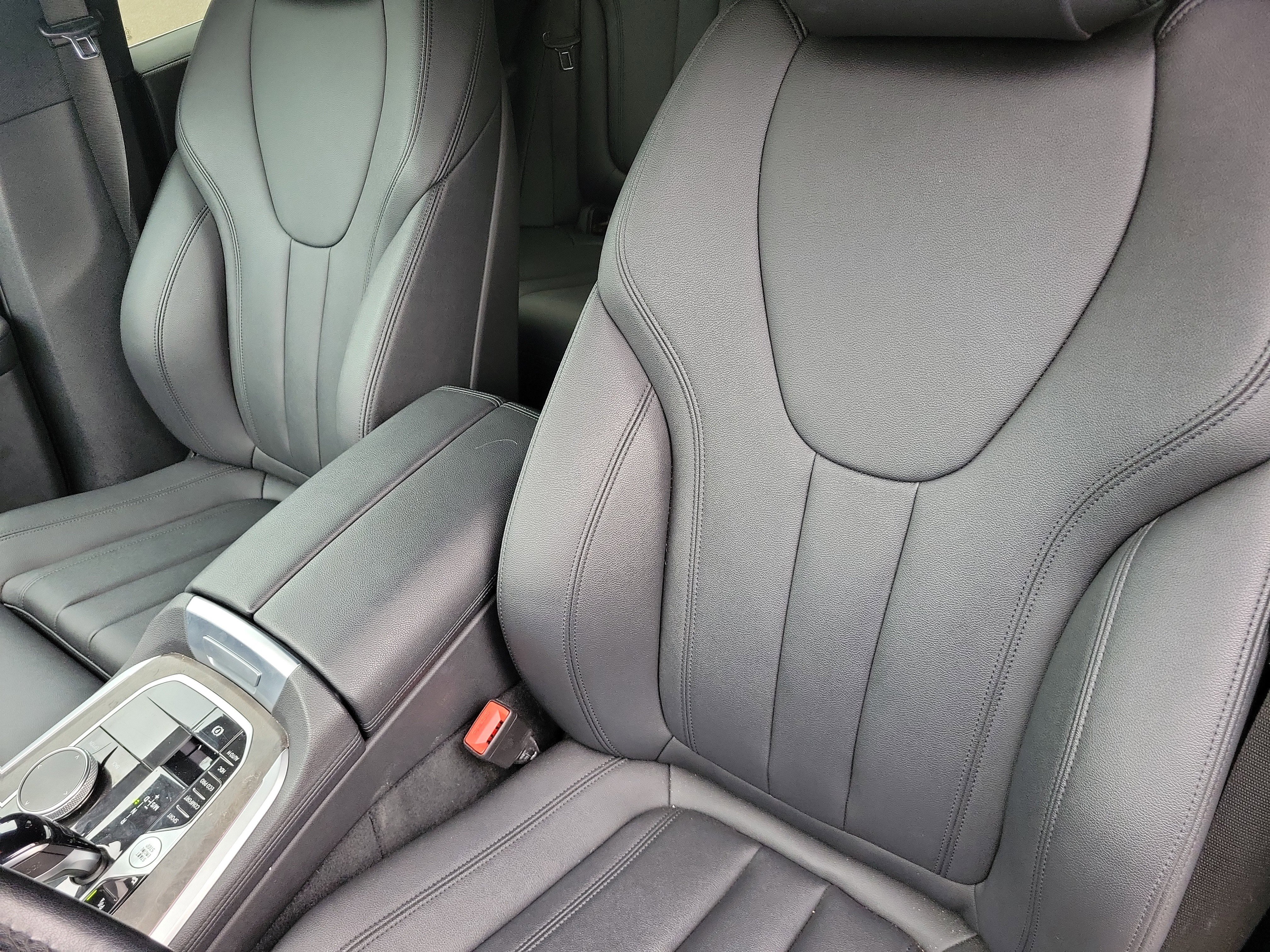Used 2022 BMW X5 xDrive40i AWD/4WD image 11