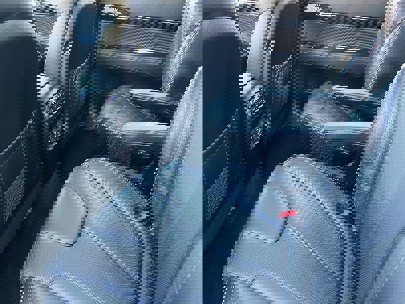 Used 2023 Hyundai Palisade Calligraphy image 5