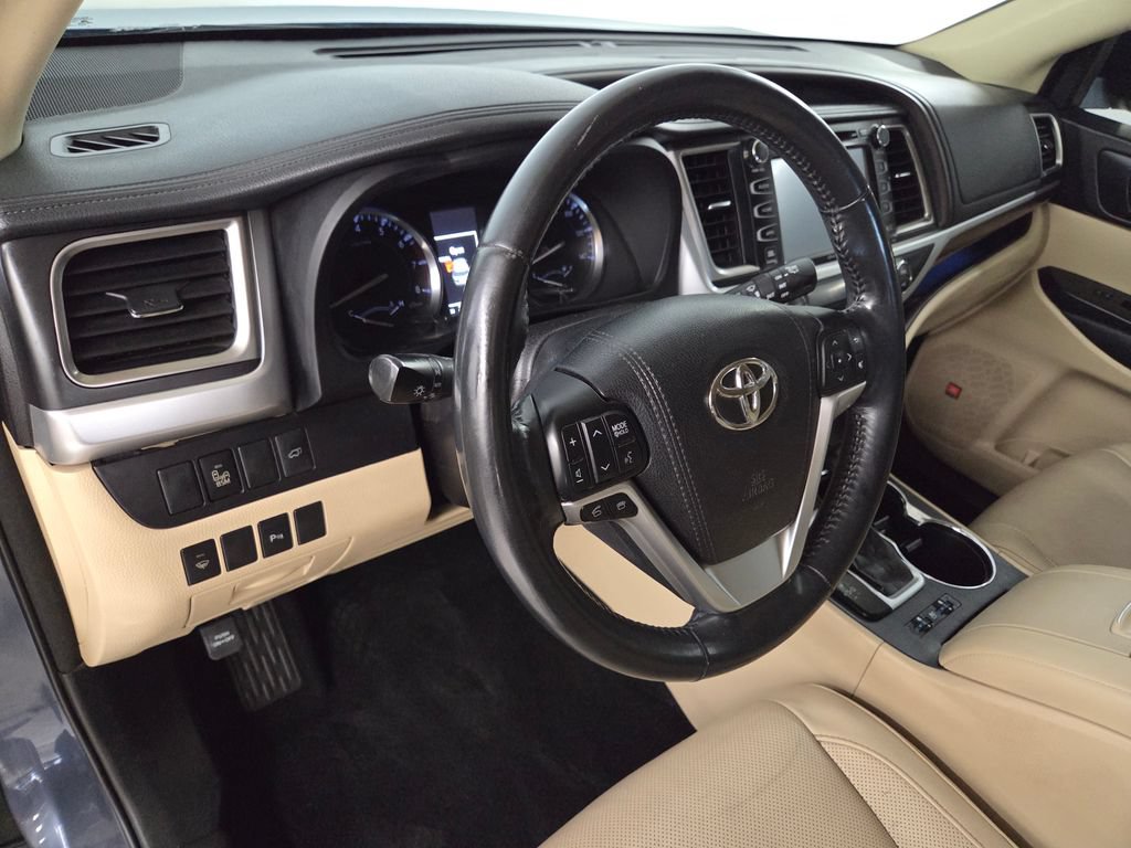 Used 2015 Toyota Highlander Limited AWD/4WD image 17