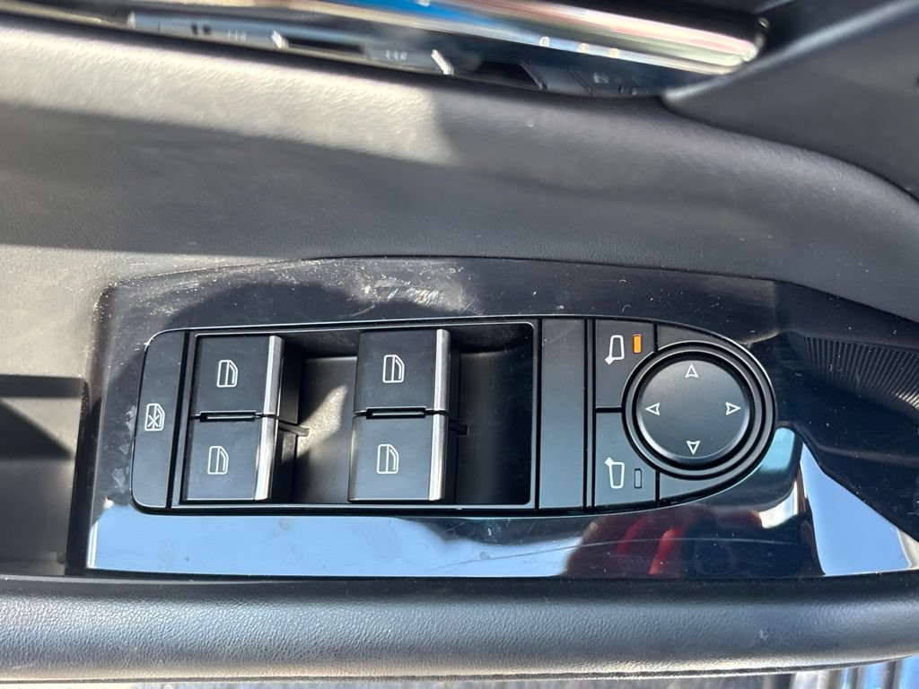 Used 2023 MAZDA MAZDA3 s FWD image 8