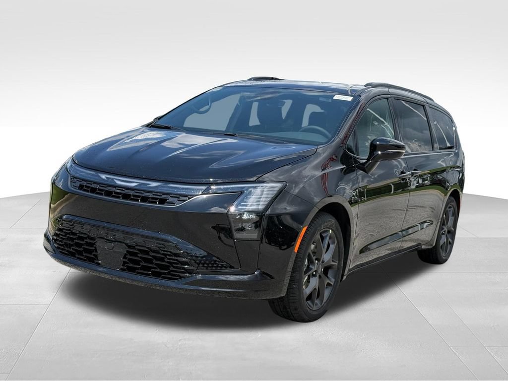New 2027 Chrysler Pacifica Limited w/ S Appearance Package FWD image 1