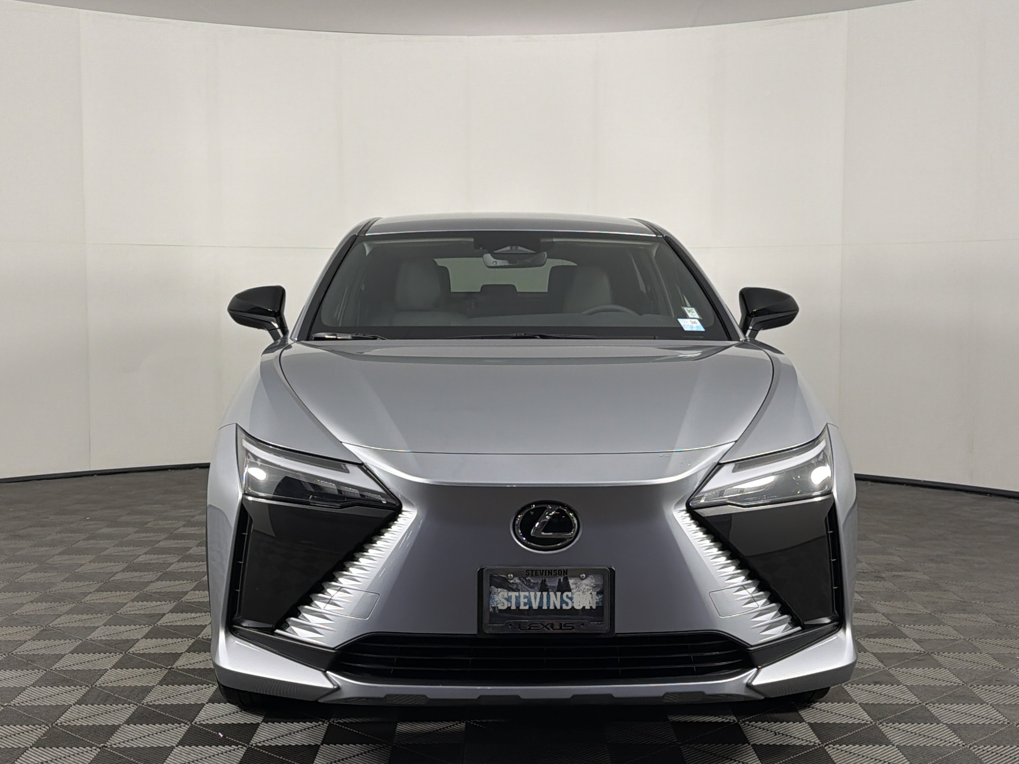 Used 2025 Lexus RZ 450e w/ Accessory Package (2T) AWD/4WD image 2