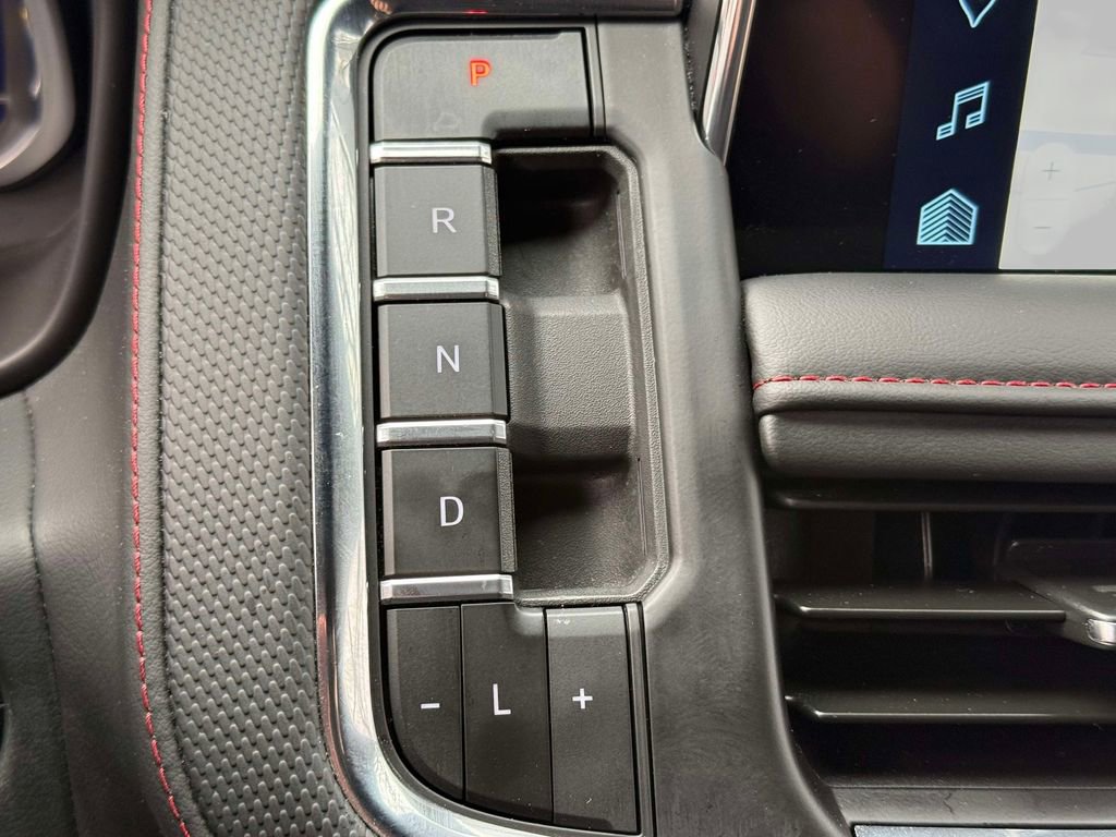 Used 2024 Chevrolet Suburban RST w/ Luxury Package image 28