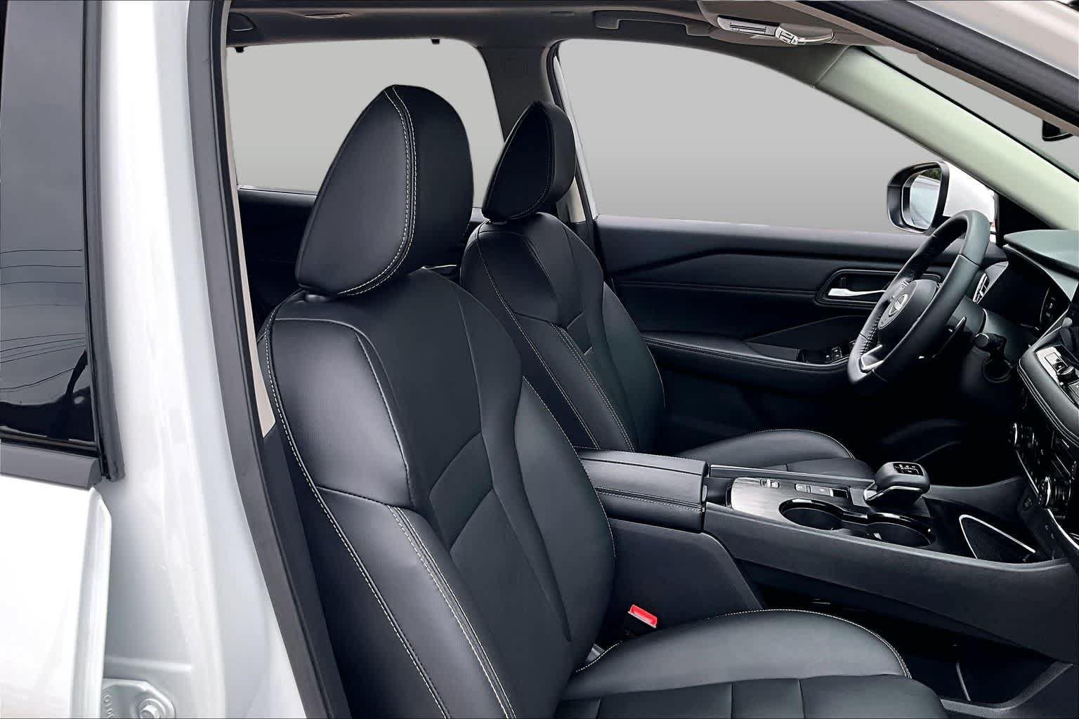 Used 2024 Nissan Rogue SL w/ SL Premium Package FWD image 9