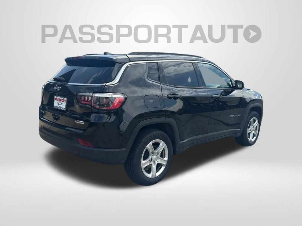 Used 2024 Jeep Compass Latitude AWD/4WD image 6