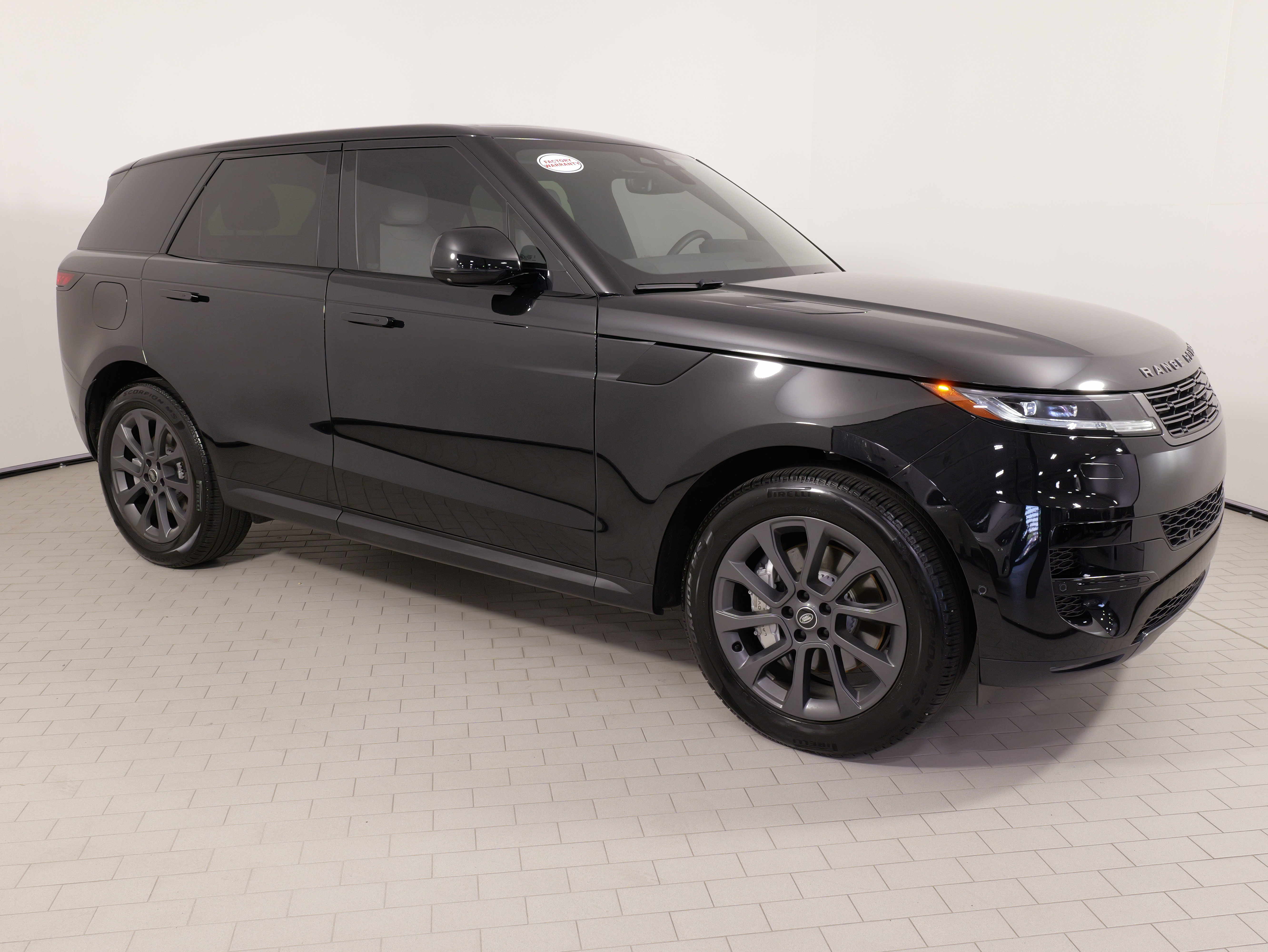 Used 2025 Land Rover Range Rover Sport AWD/4WD image 8