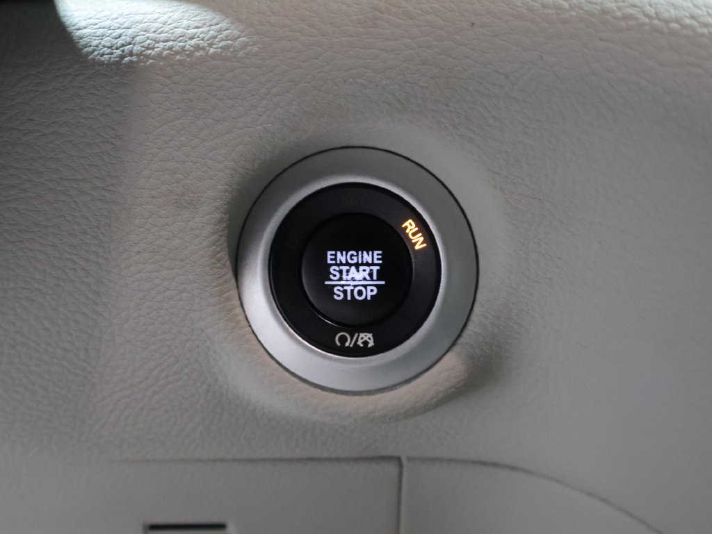 Used 2021 Chrysler Pacifica Touring-L FWD image 32