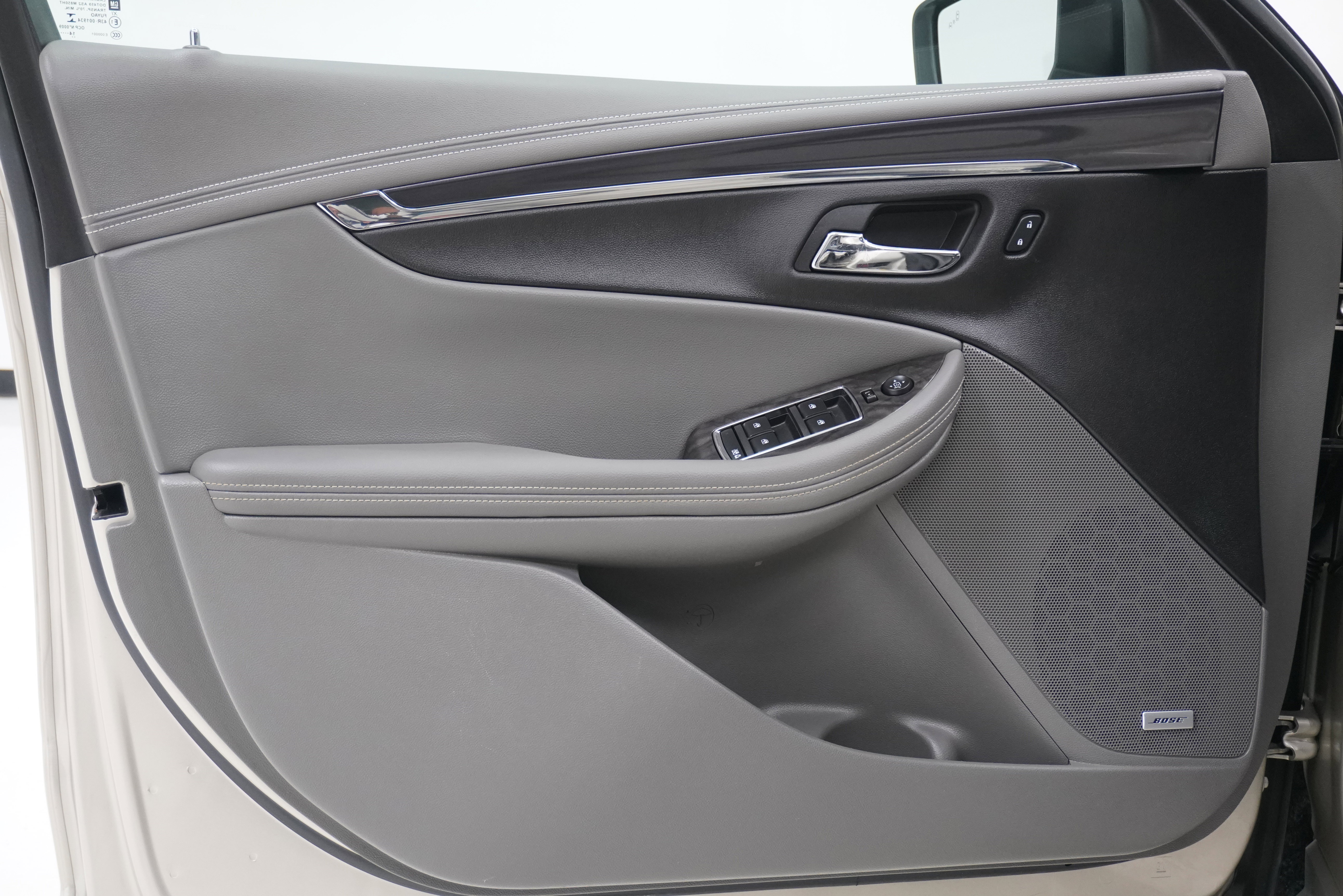 Used 2015 Chevrolet Impala LT image 13