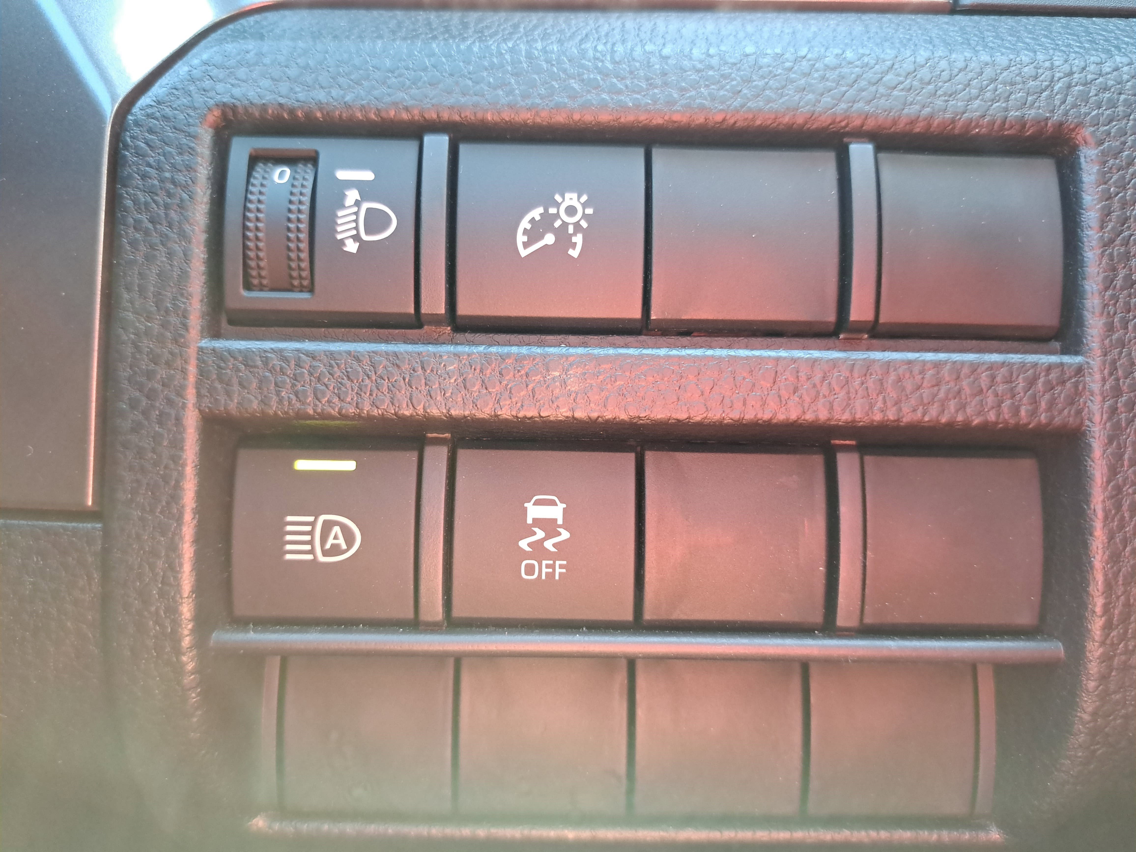 Used 2025 Toyota Tacoma TRD Off-Road AWD/4WD image 23
