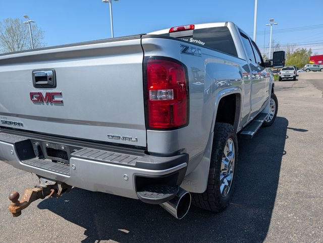 Used 2019 GMC Sierra 2500 Denali w/ Duramax Plus Package AWD/4WD image 6