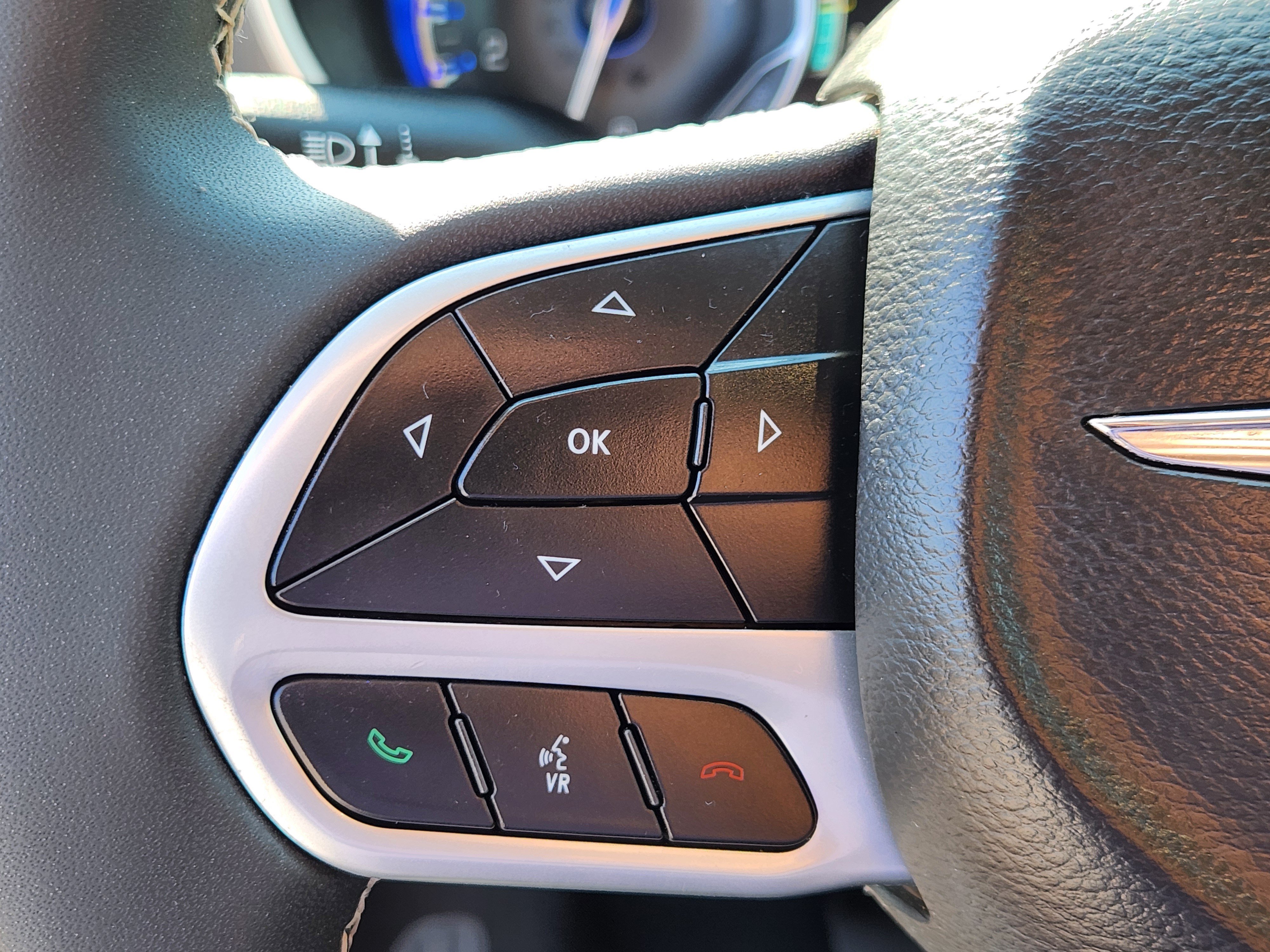 Used 2022 Chrysler Pacifica Touring-L FWD image 22