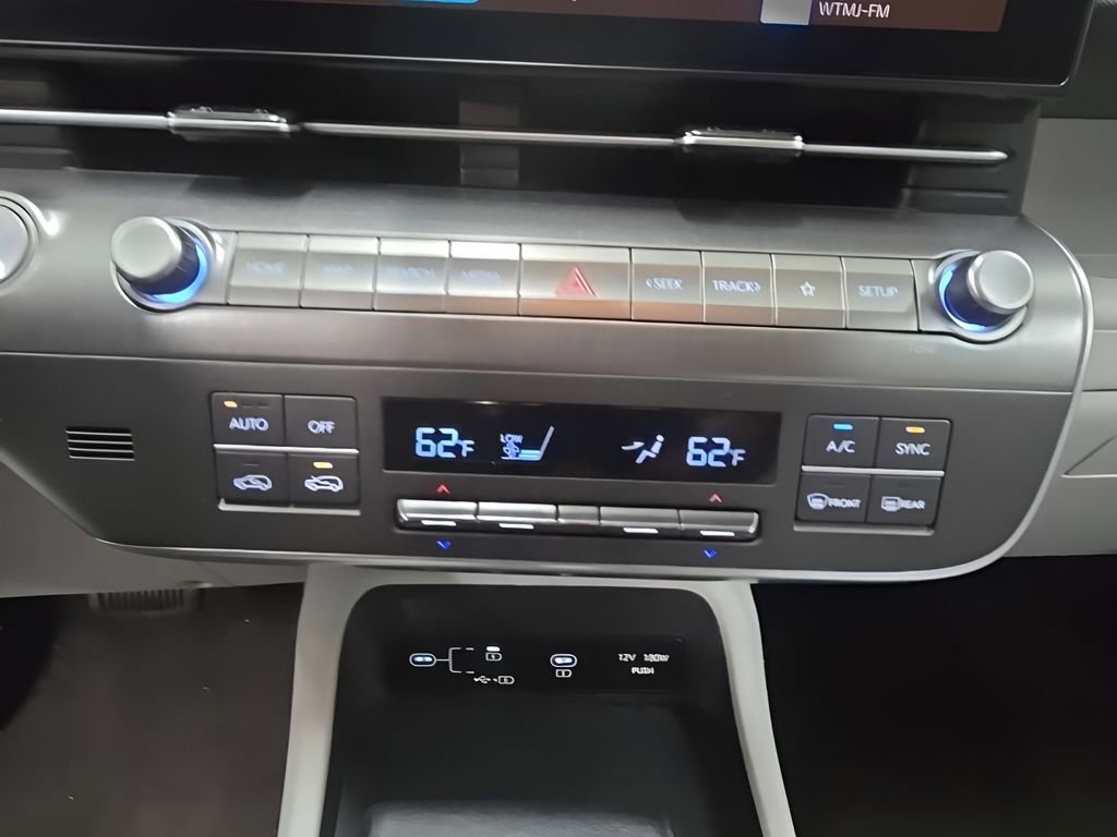 Used 2024 Hyundai Kona SEL FWD image 23