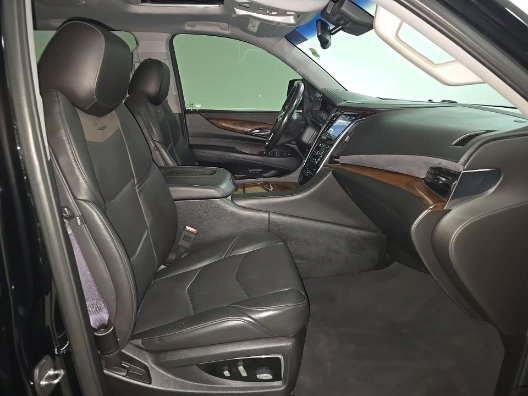 Used 2016 Cadillac Escalade Luxury RWD image 8