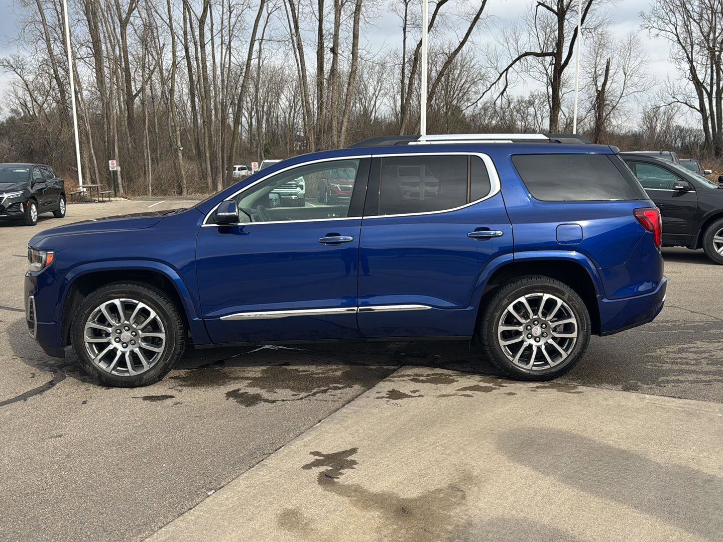 Used 2023 GMC Acadia Denali w/ Denali Ultimate Package image 2
