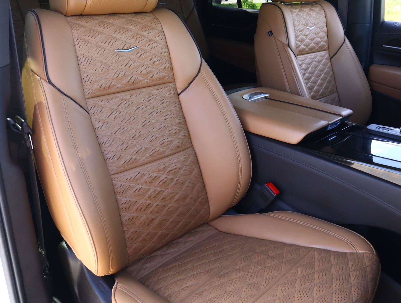 Used 2021 Cadillac Escalade Premium Luxury RWD image 23