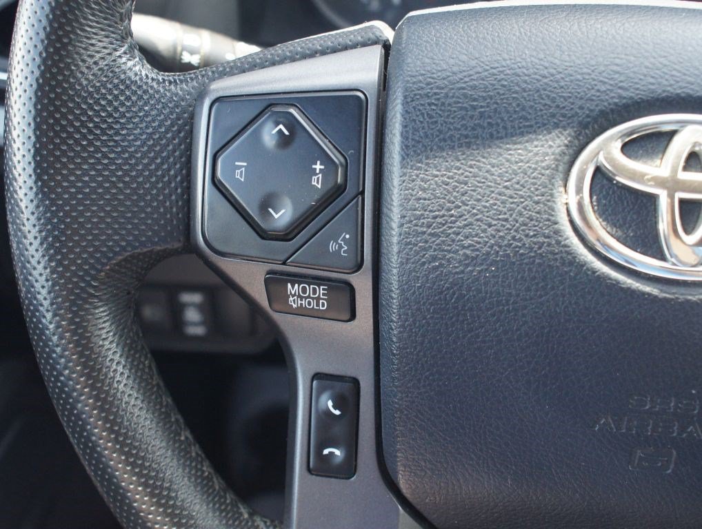 Used 2020 Toyota Tacoma TRD Off-Road AWD/4WD image 8