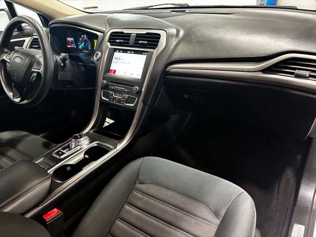 Used 2018 Ford Fusion SE w/ Fusion SE Technology Package FWD image 37