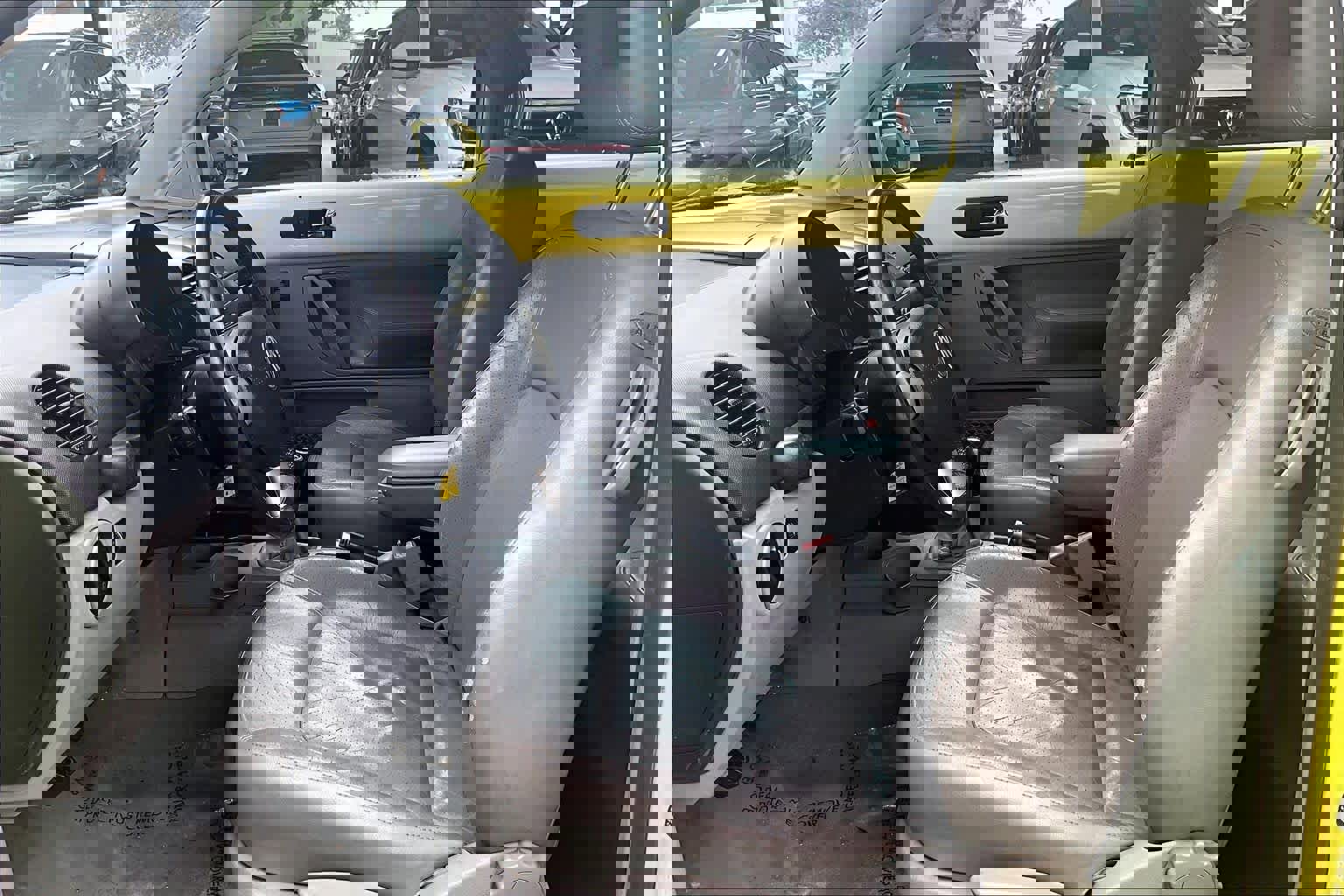 Used 2001 Volkswagen Beetle GLX FWD image 8