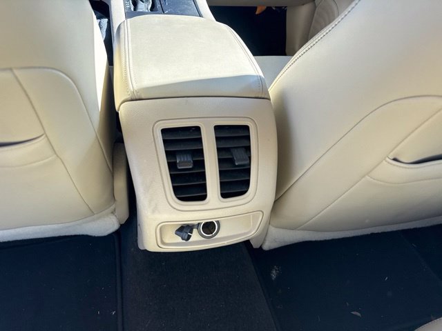 Used 2015 Ford Taurus SEL w/ Equipment Group 201A FWD image 23