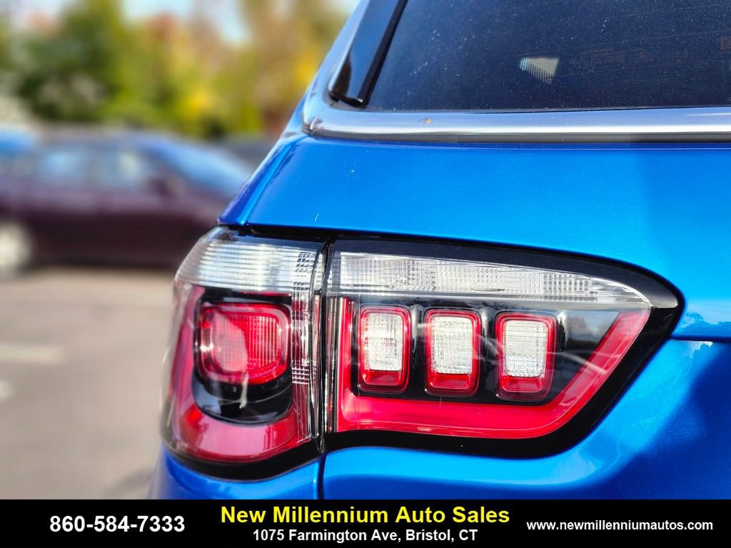 Used 2024 Jeep Compass Limited image 9