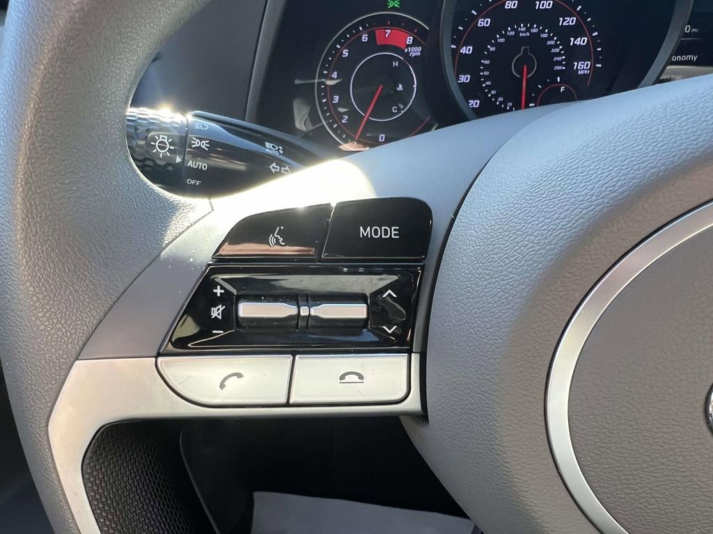 Certified 2023 Hyundai Elantra SEL w/ Preferred Accessory Package image 21