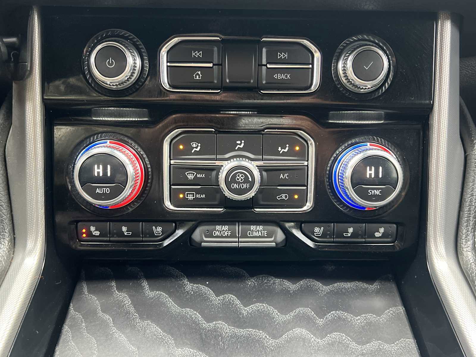 Used 2023 GMC Yukon Denali w/ Max Trailering Package image 9