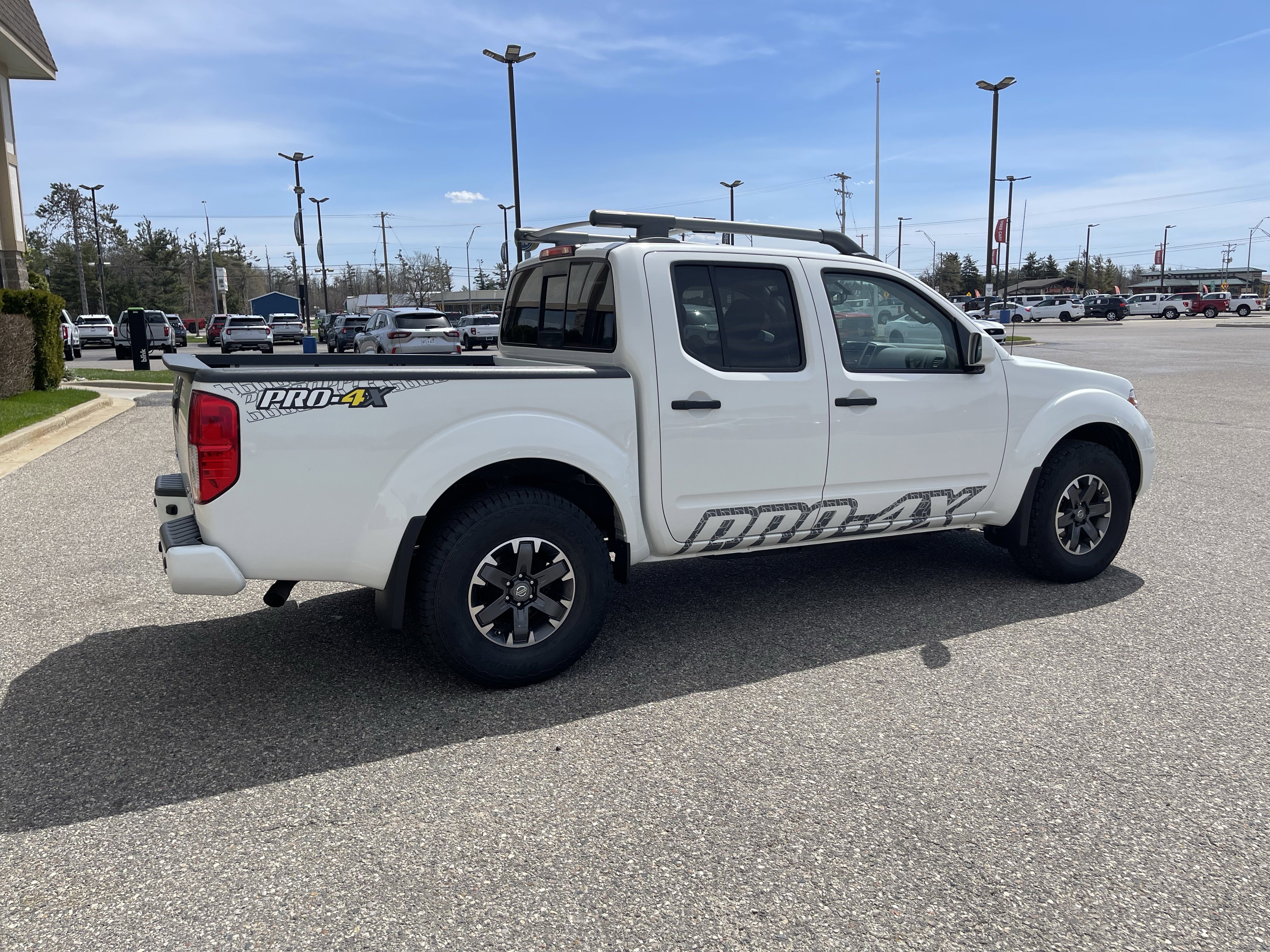Used 2019 Nissan Frontier PRO-4X w/ Pro-4x Luxury Package AWD/4WD image 4