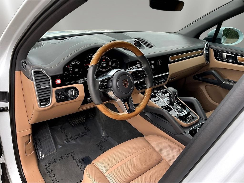 Used 2022 Porsche Cayenne AWD/4WD image 17