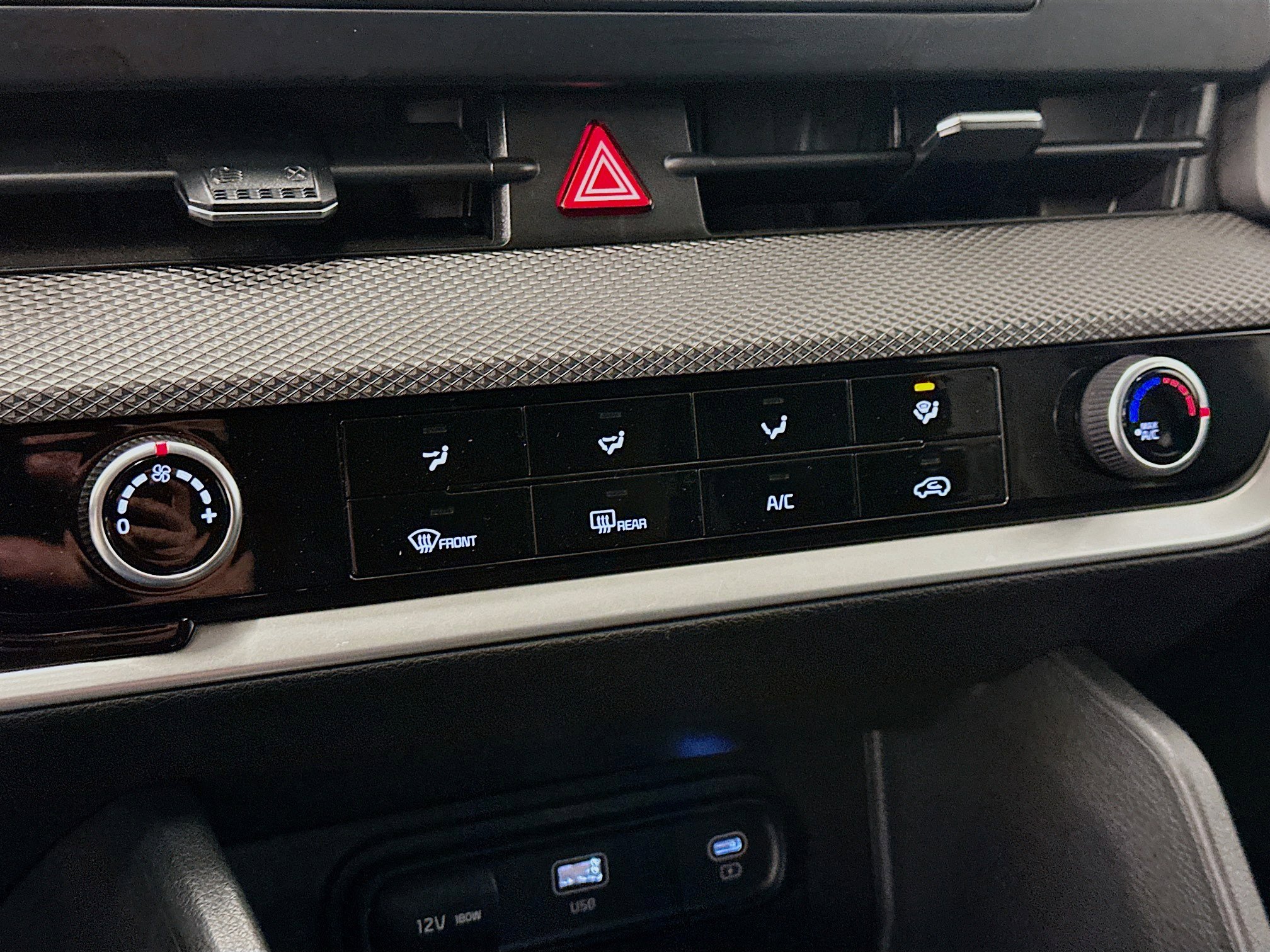 Used 2025 Kia Sportage LX image 23