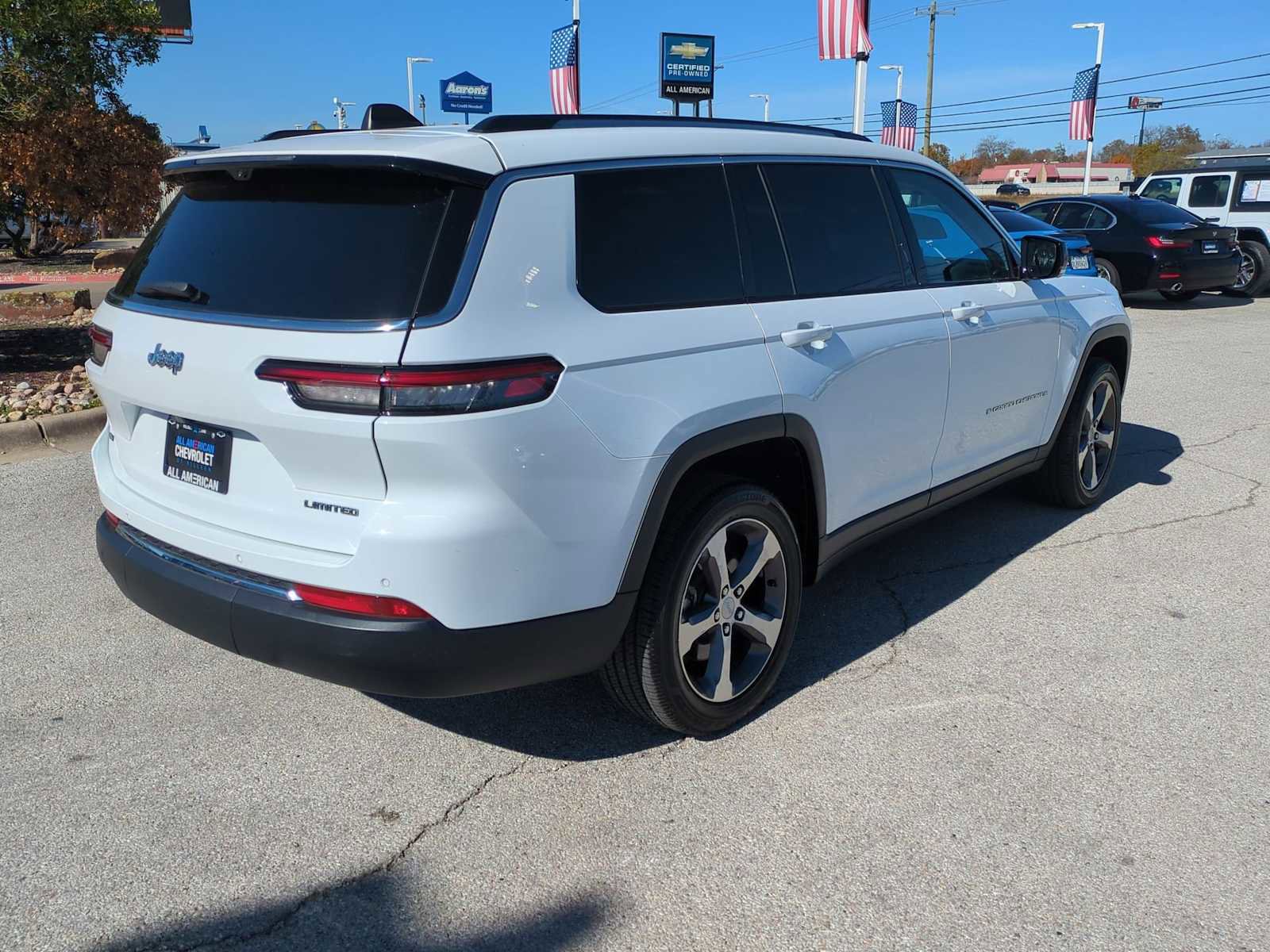 Used 2023 Jeep Grand Cherokee L Limited w/ Luxury Tech Group II image 8