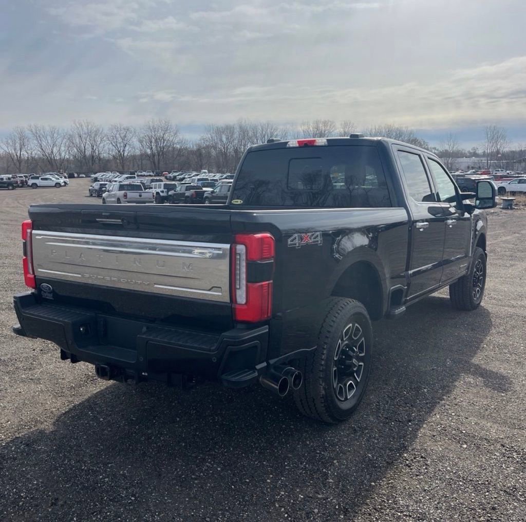 Used 2023 Ford F250 Platinum image 2