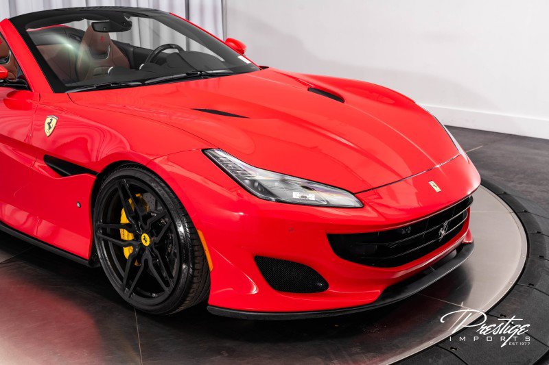 Used 2019 Ferrari Portofino image 2