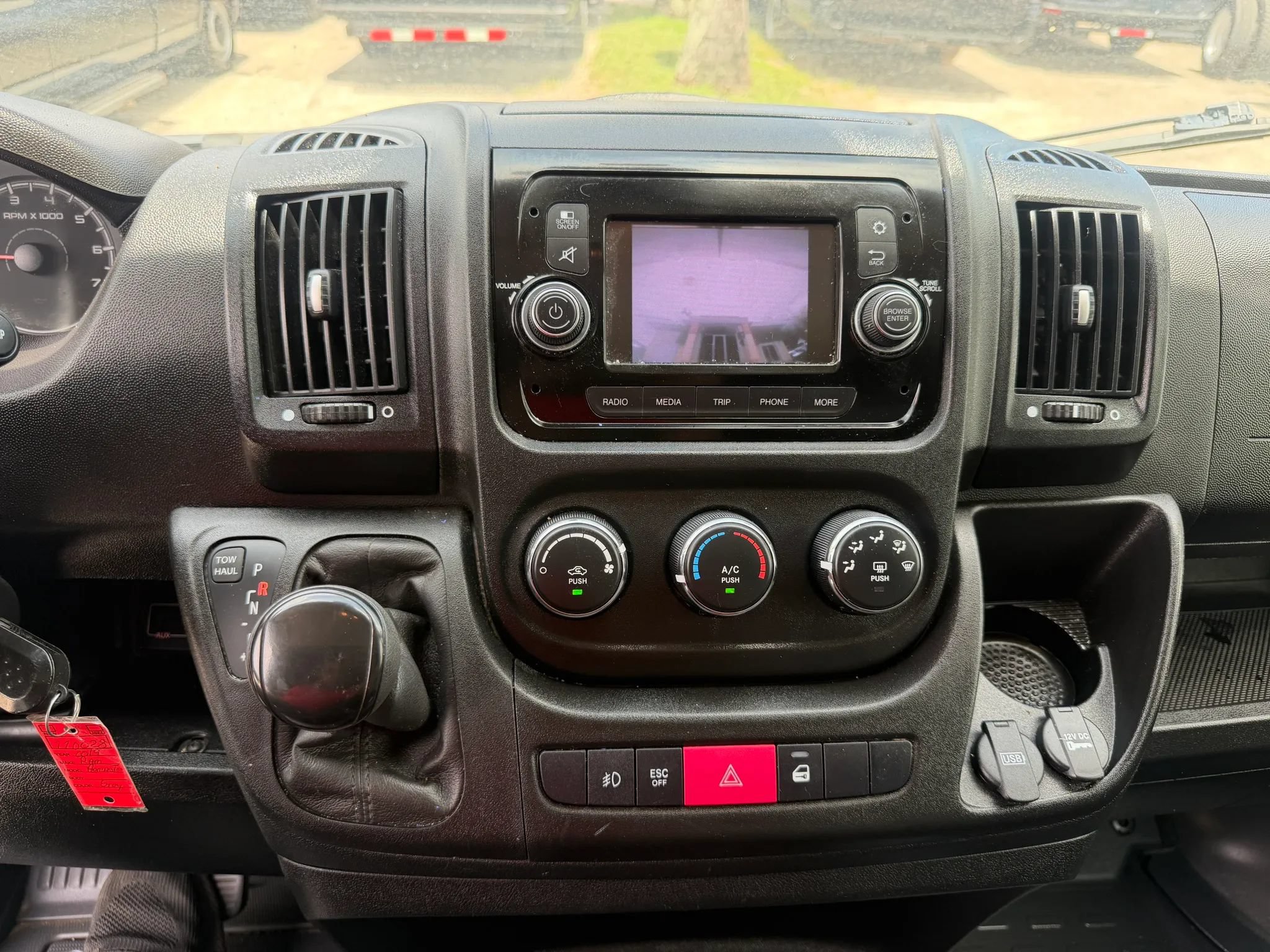 Used 2020 RAM ProMaster 2500 w/ Premium Appearance Group FWD image 15