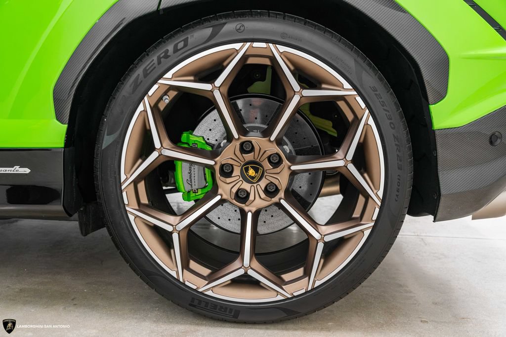 Used 2024 Lamborghini Urus Performante AWD/4WD image 7